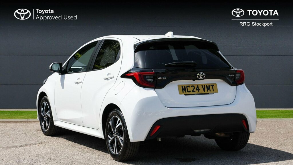 Toyota Yaris 1.5 Vvt-h Design E-cvt Euro 6 Ss MC24VMT White #4
