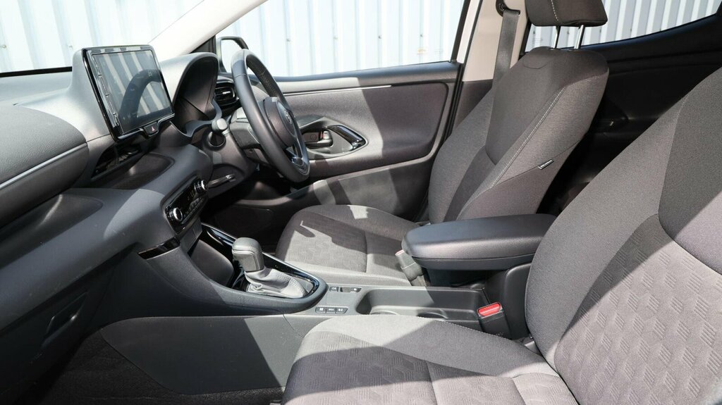 Toyota Yaris 1.5 Vvt-h Design E-cvt Euro 6 Ss MC24VMT White #5
