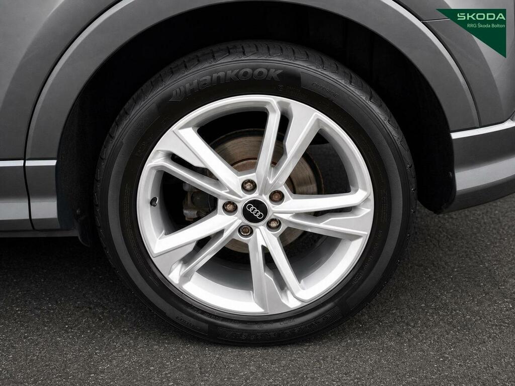 Audi Q3 35 Tfsi S Line S Tronic LM22TYZ Grey #5
