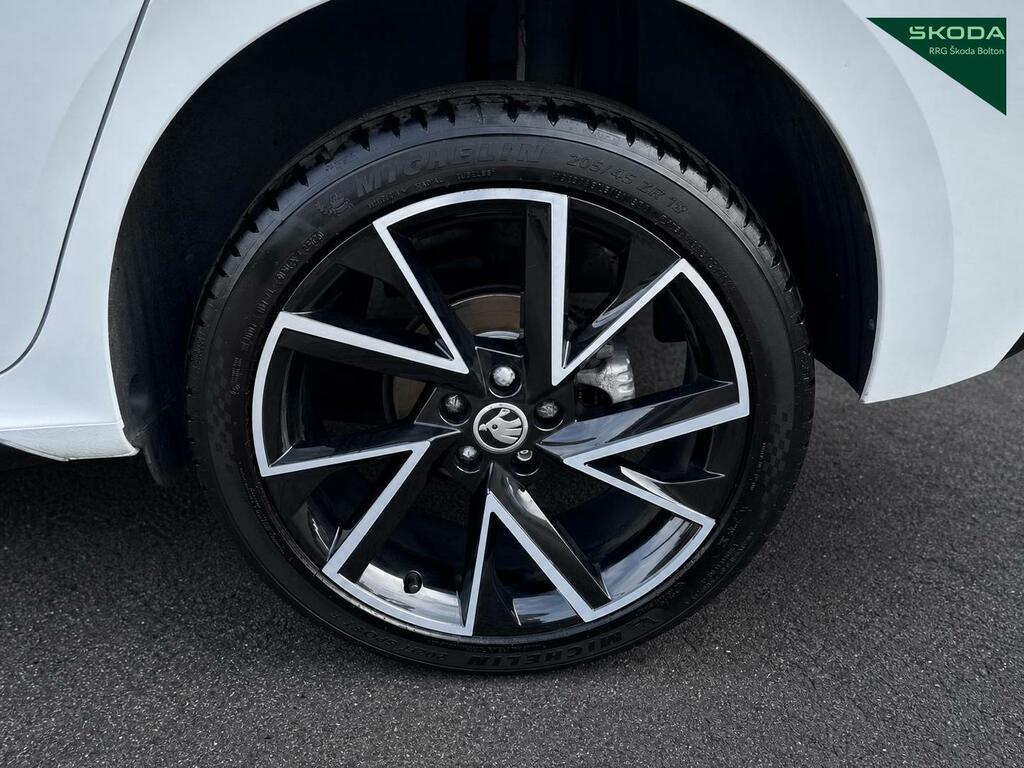 Skoda Kamiq 1.0 Tsi 110 Monte Carlo Dsg KY21XMZ White #5