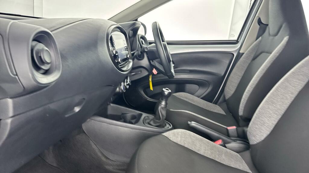 Toyota Aygo X 1.0 Vvt-i Pure Euro 6 Ss WG23JYE Silver #5