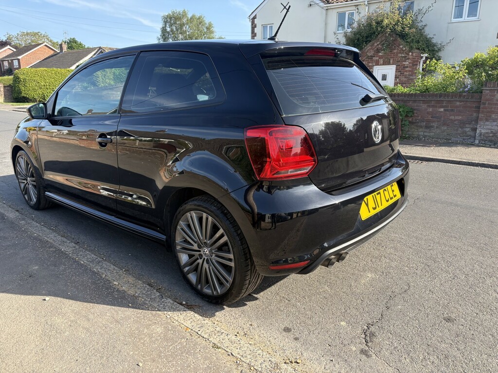 Volkswagen Polo Hatchback 1.4 Tsi Act Bluegt 2017 Black #4