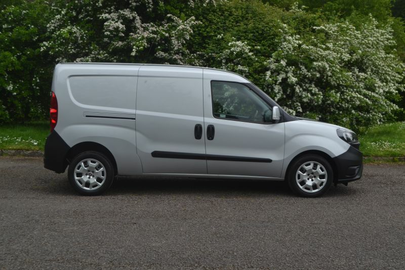 Fiat Doblo Mpv Silver #2