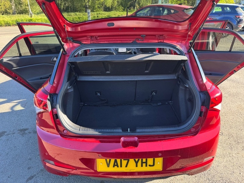 Hyundai I20 Mpi Premium Nav Red #4