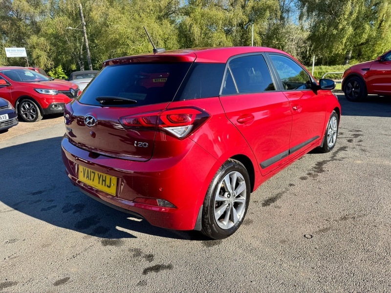 Hyundai I20 Mpi Premium Nav Red