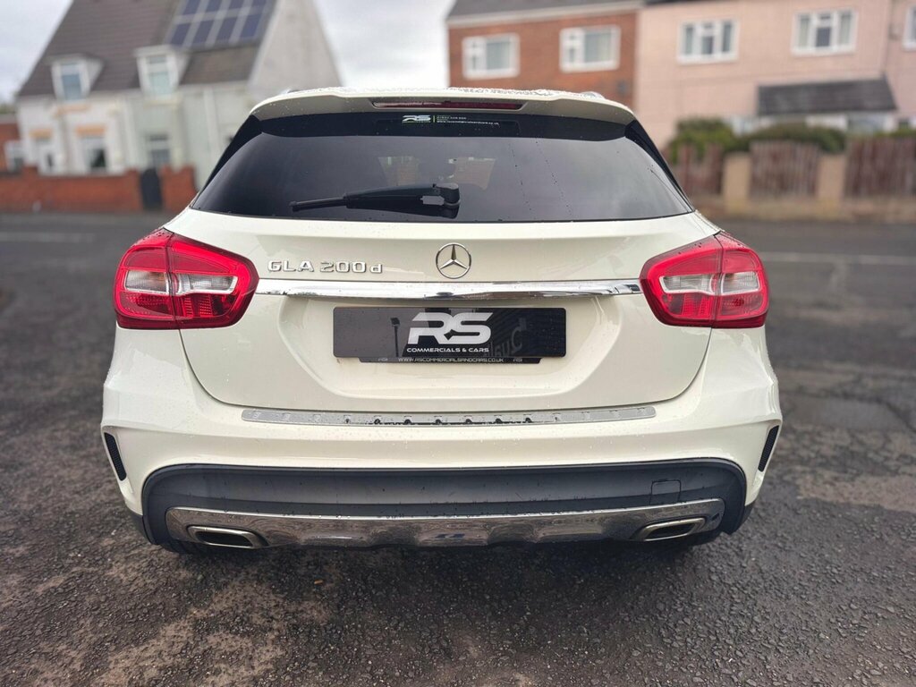 Mercedes-Benz GLA Class 2.1 Gla200d Amg Line Euro 6 Ss KS67NCF White #5