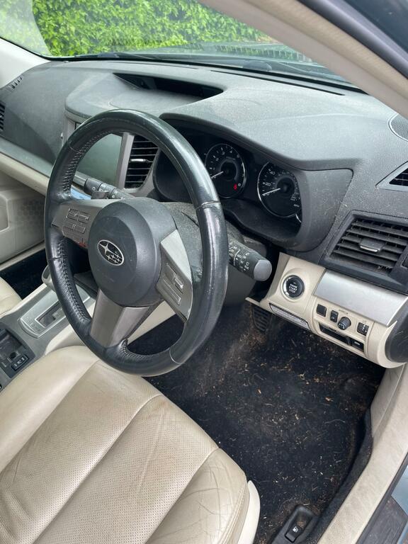 Subaru Outback 2.0 D Se Navplus 150 Bhp Red #14