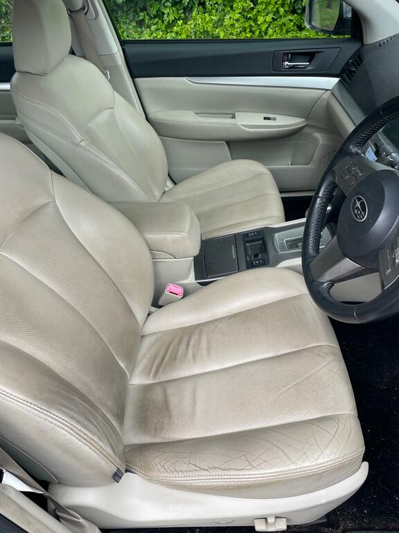 Subaru Outback 2.0 D Se Navplus 150 Bhp Red #15