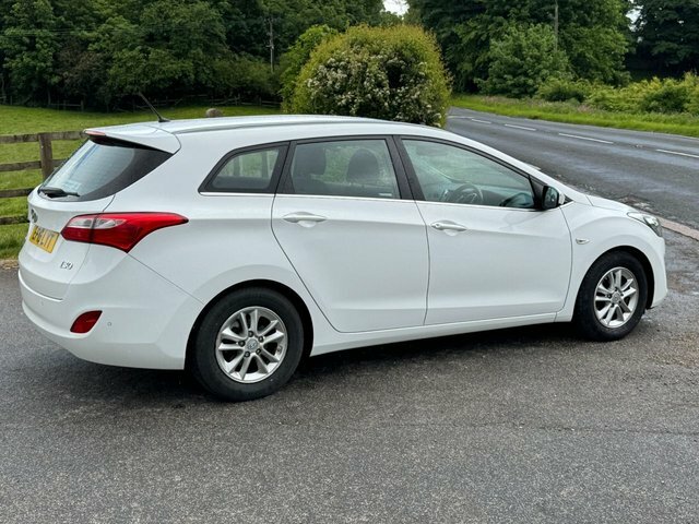 Hyundai I30 Crdi Blue Drive Se White #6