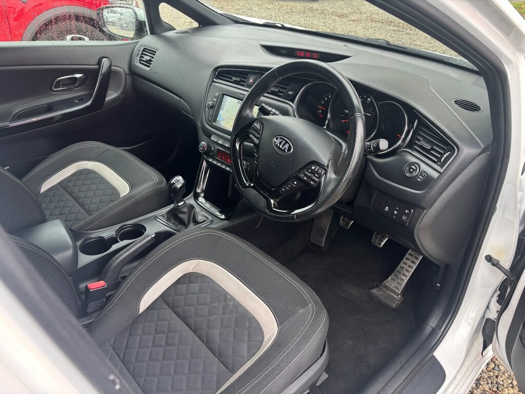 Kia Ceed 1.6 Crdi Isg Gt-line White #4