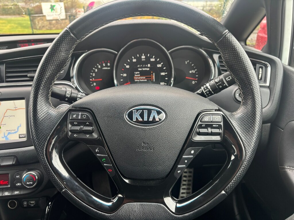 Kia Ceed 1.6 Crdi Isg Gt-line White #2