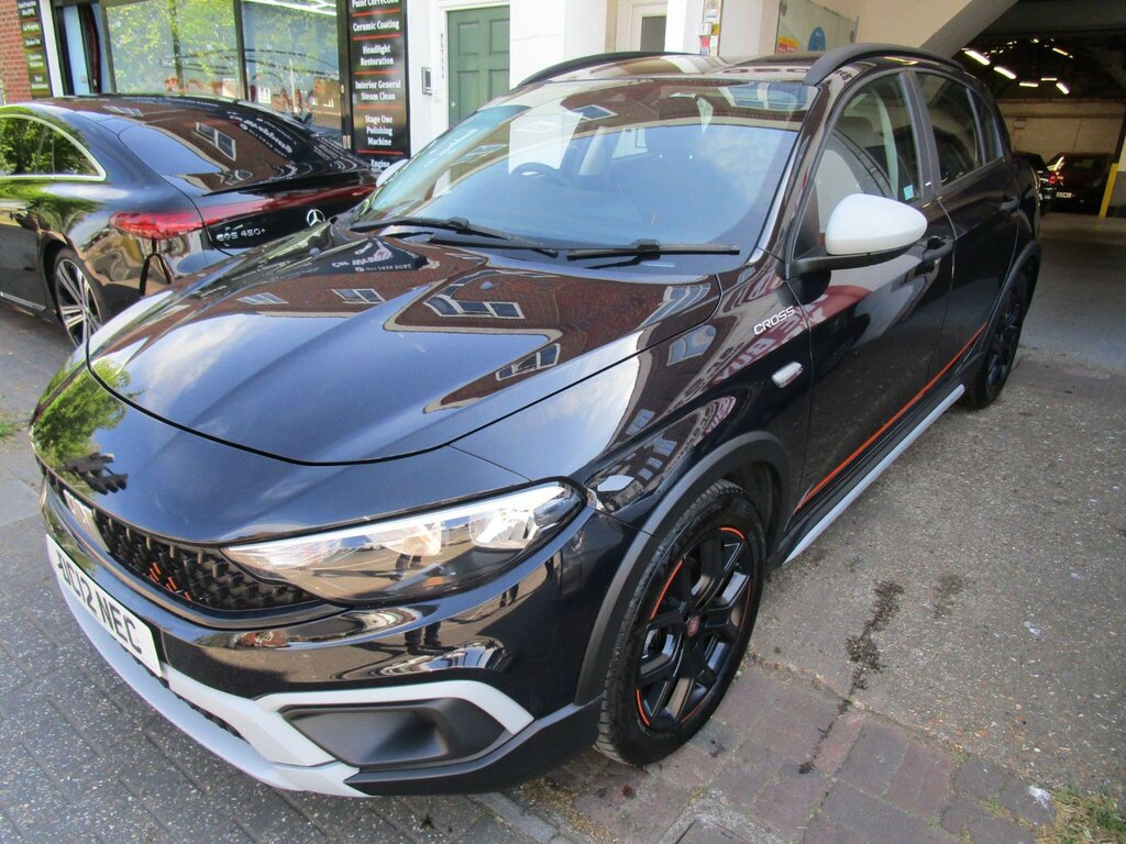 Fiat Tipo 1.5 Firefly Turbo Mhev Garmin Hatchback Black #2