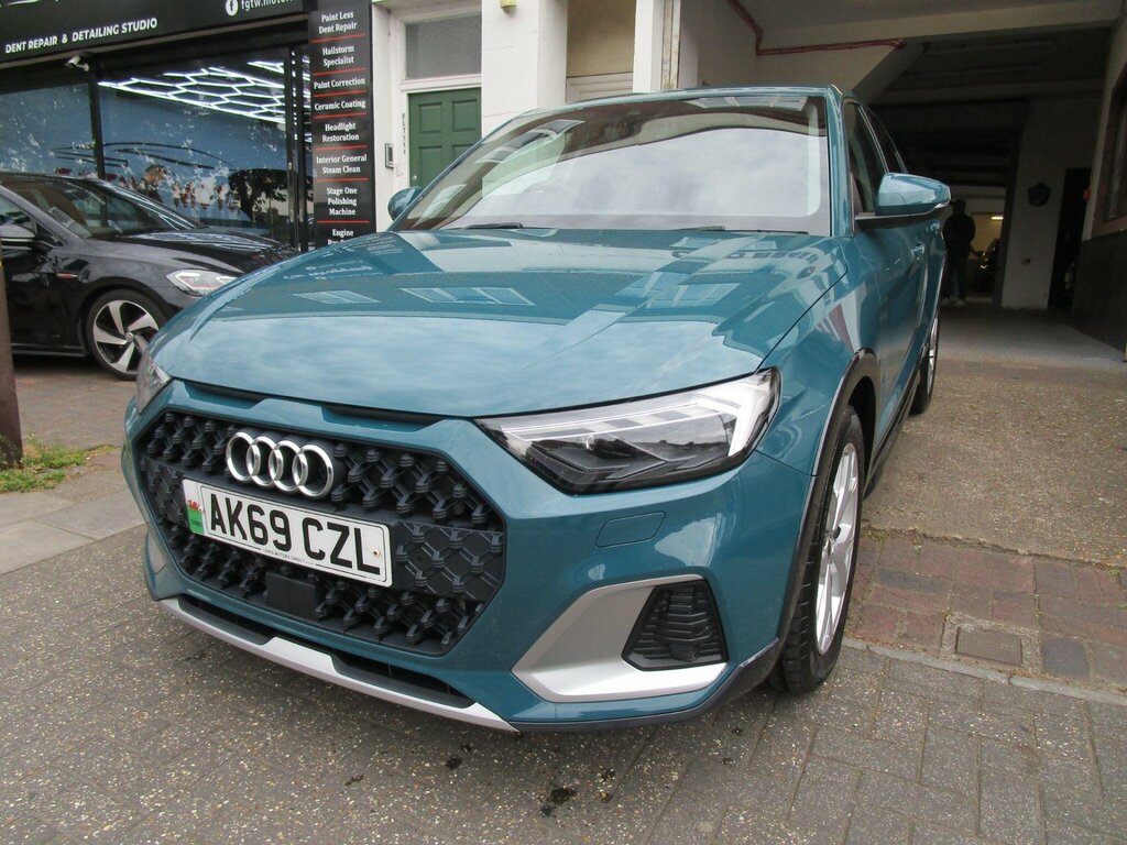 Audi A1 1.0 Tfsi 30 Citycarver S Tronic Euro 6 Ss AK69CZL Green #2