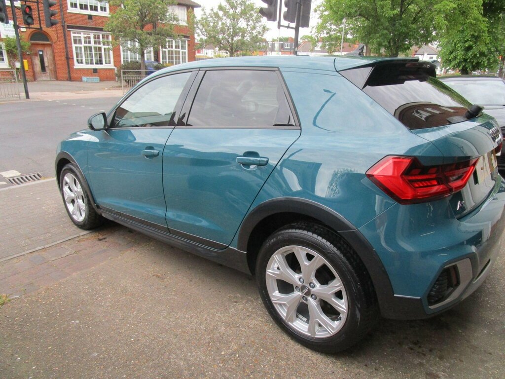 Audi A1 1.0 Tfsi 30 Citycarver S Tronic Euro 6 Ss AK69CZL Green #5
