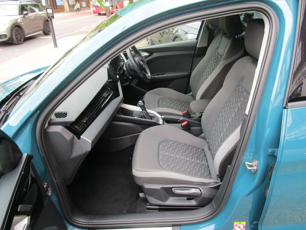 Audi A1 1.0 Tfsi 30 Citycarver S Tronic Euro 6 Ss AK69CZL Green #6