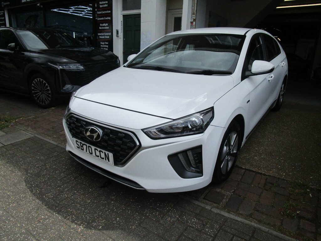 Hyundai Ioniq 1.6 H-gdi Se Connect Dct Euro 6 Ss White