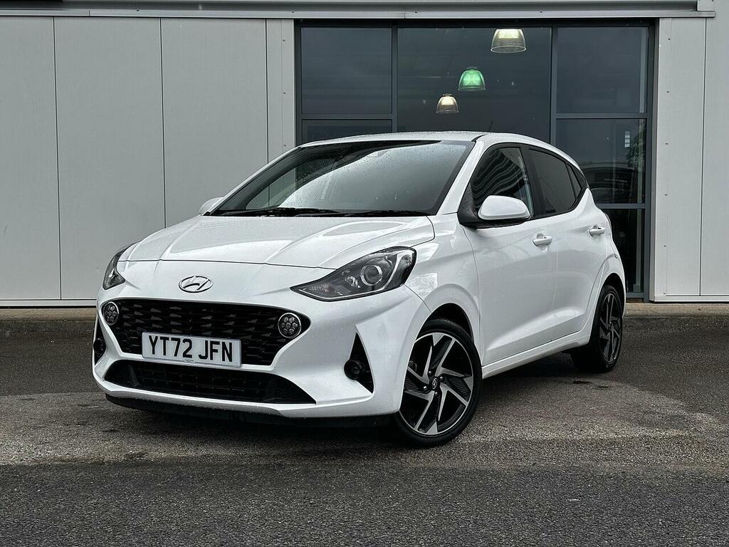 Hyundai I10 1.0 Premium Euro 6 Ss YT72JFN White #3