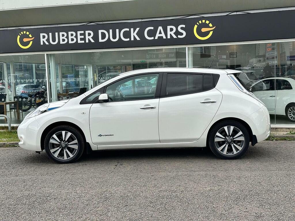 Nissan Leaf 30Kwh Tekna YX67RHO White #5