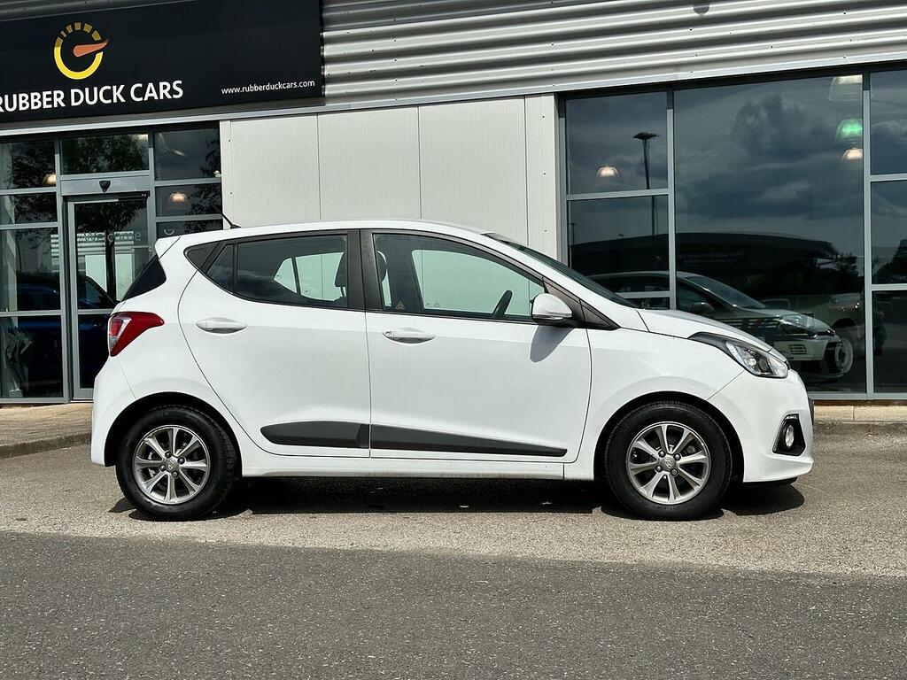 Hyundai I10 1.0 Blue Drive Premium Euro 6 Ss NL16DHJ White #4