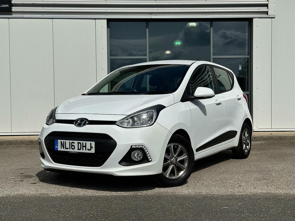 Hyundai I10 1.0 Blue Drive Premium Euro 6 Ss NL16DHJ White #3