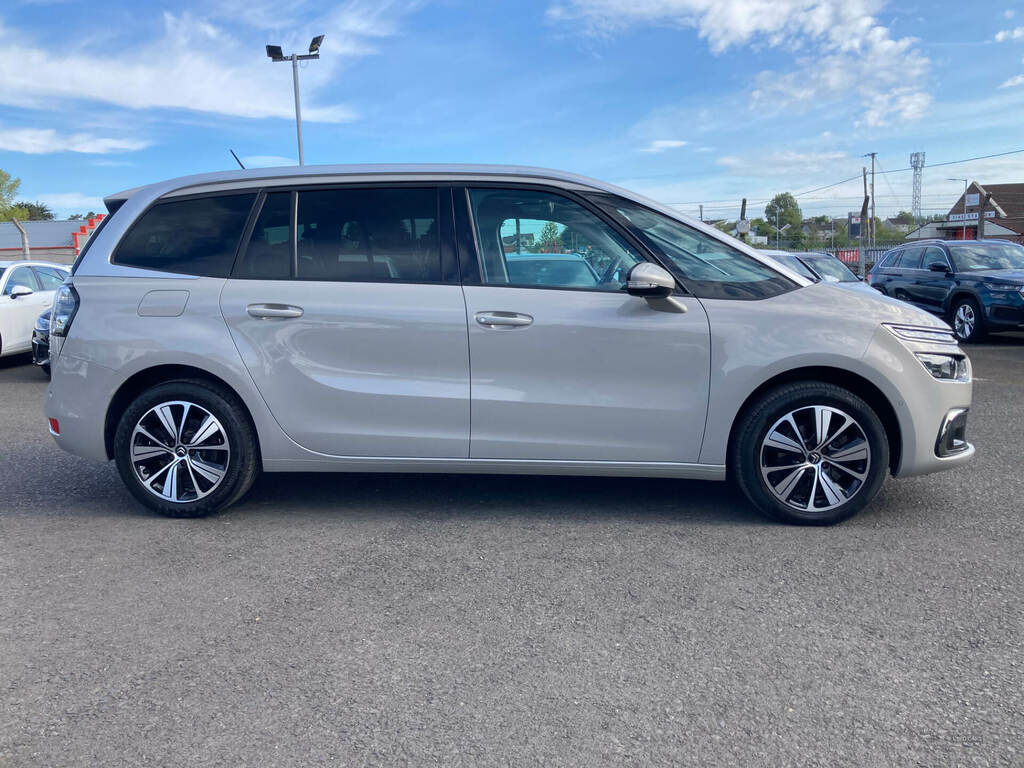 Citroen Grand C4 Picasso 1.6 Bluehdi Flair Brown #2