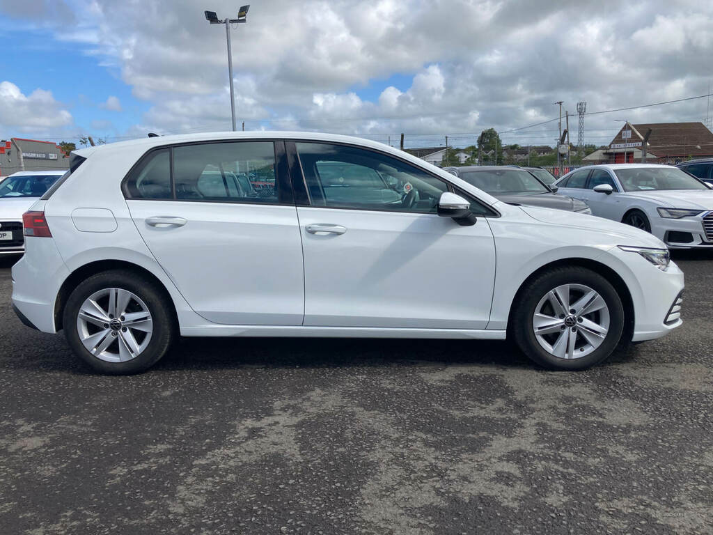 Volkswagen Golf 1.5 Tsi Life YL73LTK White #2