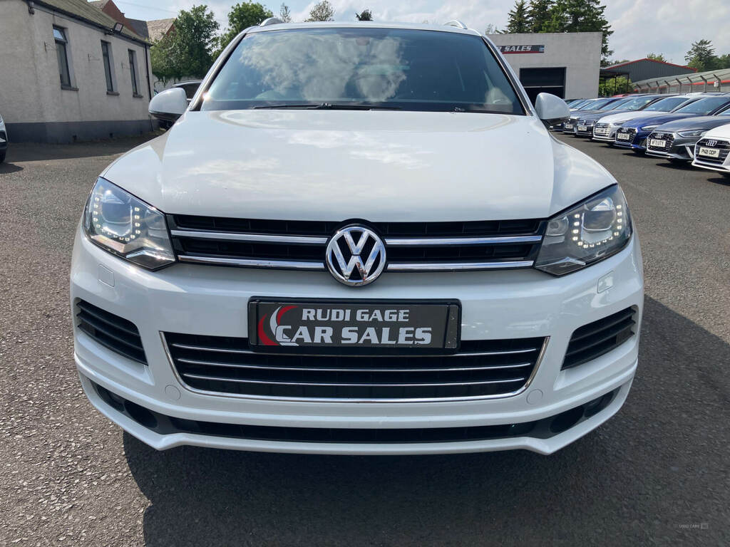 Volkswagen Touareg 3.0 V6 Tdi R-line Tip PN14FRJ White #2