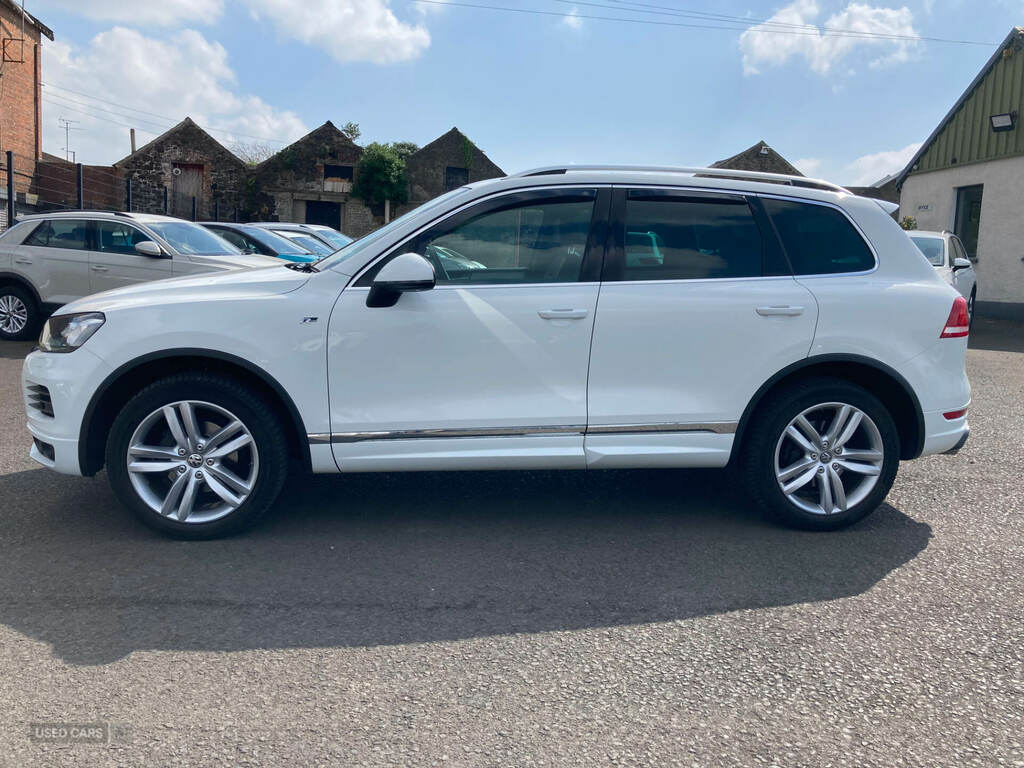 Volkswagen Touareg 3.0 V6 Tdi R-line Tip PN14FRJ White #4