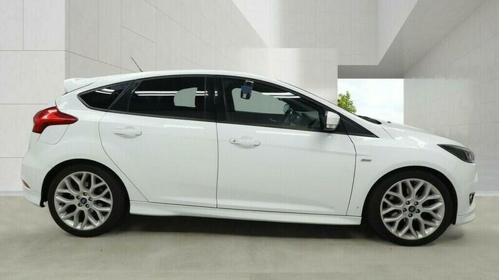 Ford Focus Hatchback 1.5T Ecoboost St-line Euro 6 Ss White #5