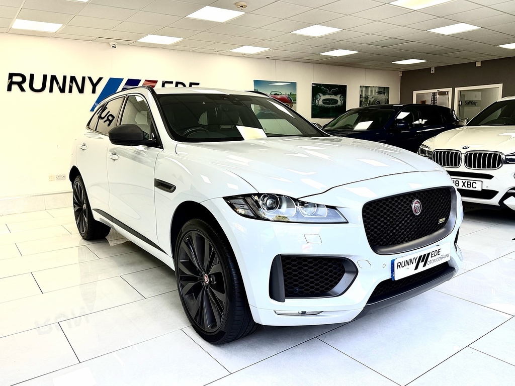 Jaguar F-Pace P300 300 Sport White