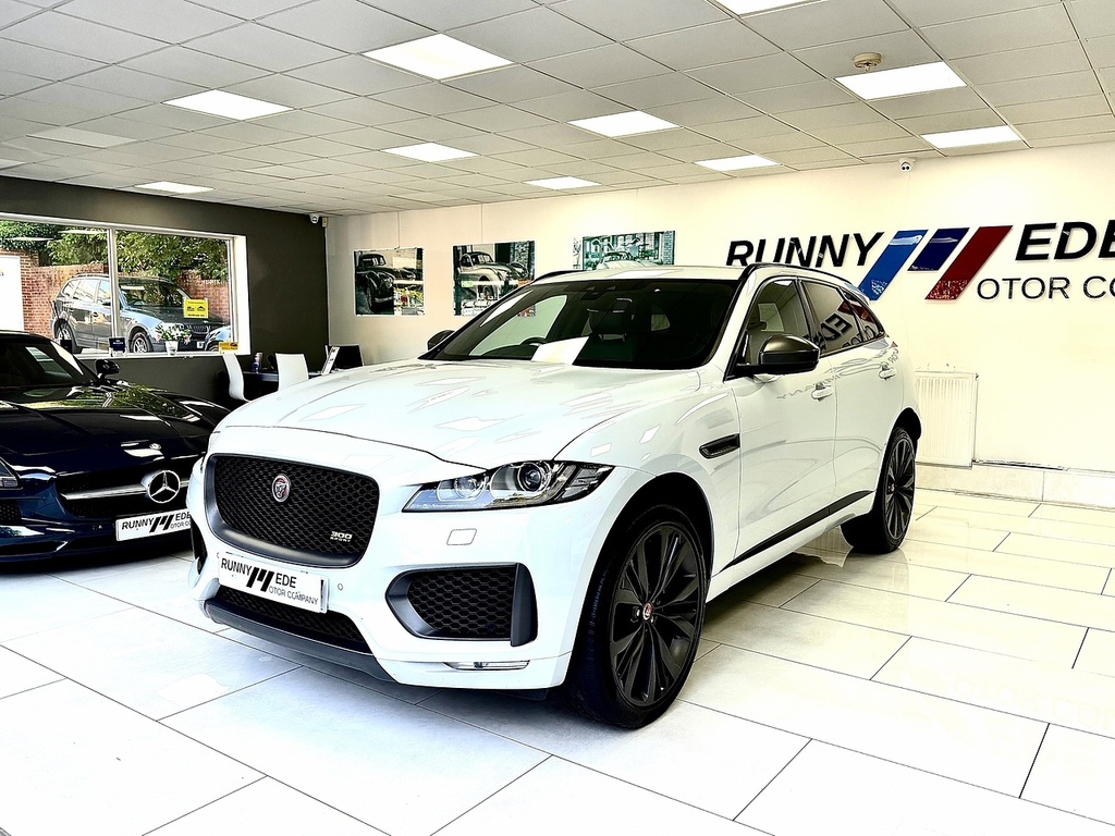 Jaguar F-Pace P300 300 Sport RK69EOV White #3