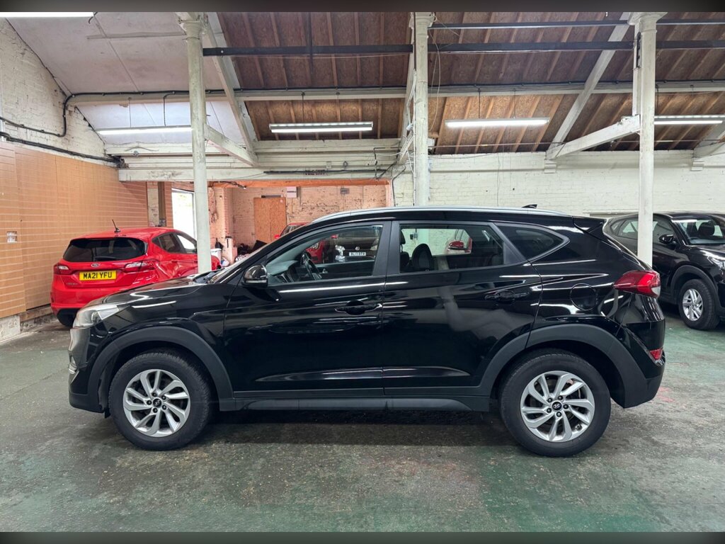 Hyundai Tucson 1.6 Gdi Blue Drive Se Nav Euro 6 Ss FD67KZW Black #5