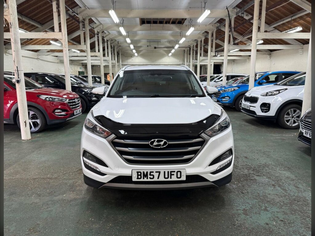 Hyundai Tucson 1.7 Crdi Blue Drive Se Euro 6 Ss BM57UFO White #3