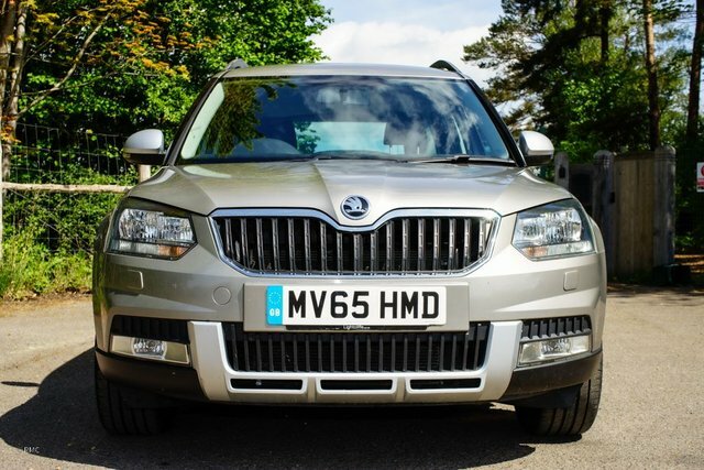 Skoda Yeti 2015 1.2 Tsi Se Outdoor Dsg Euro 6 Ss Beige #3