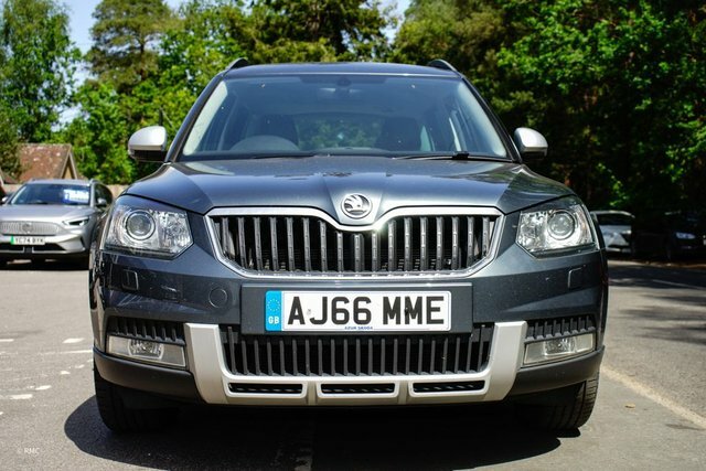 Skoda Yeti 2017 1.2 Tsi Se L Outdoor Dsg Euro 6 S Grey #2
