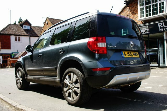 Skoda Yeti 2017 1.2 Tsi Se L Outdoor Dsg Euro 6 S Grey #4