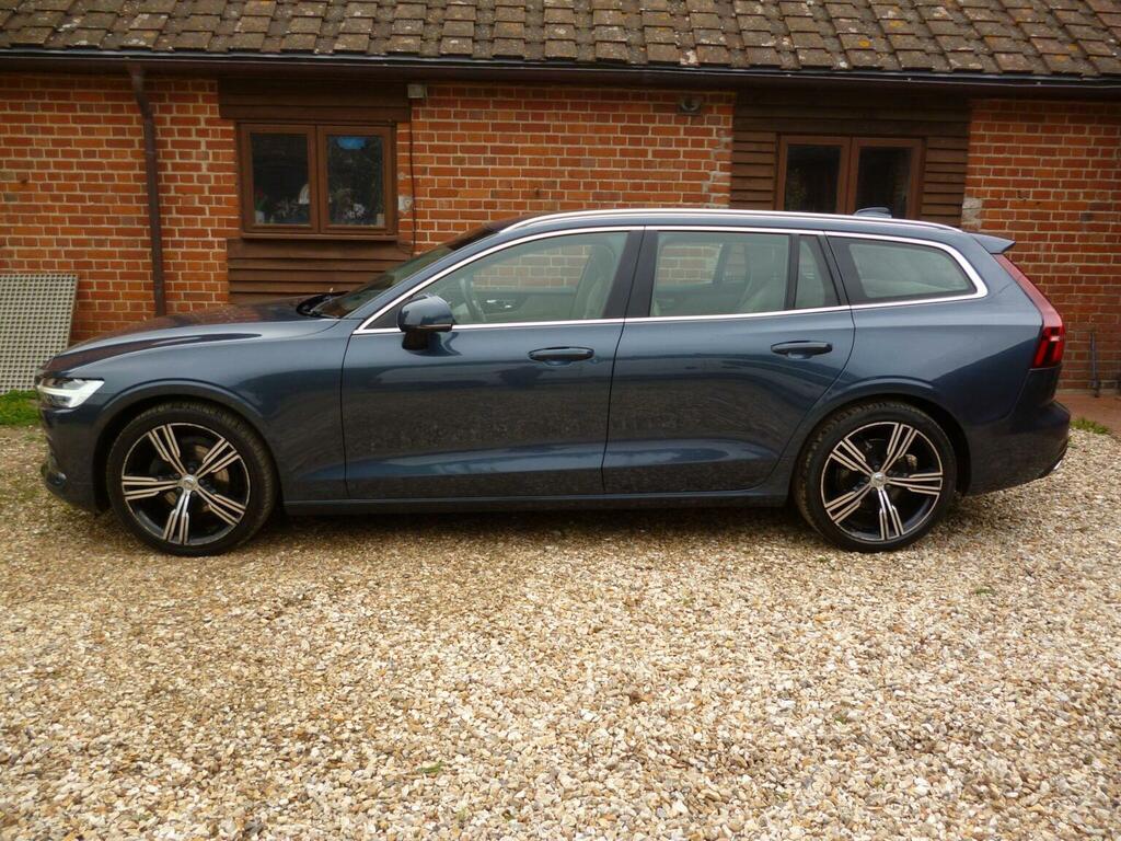 Volvo V60 Estate 2.0 D4 Inscription Pro Euro 6 Ss CU68FZL Blue #2