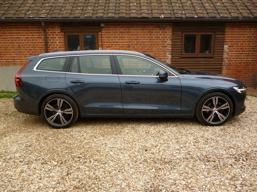 Volvo V60 Estate 2.0 D4 Inscription Pro Euro 6 Ss CU68FZL Blue #4