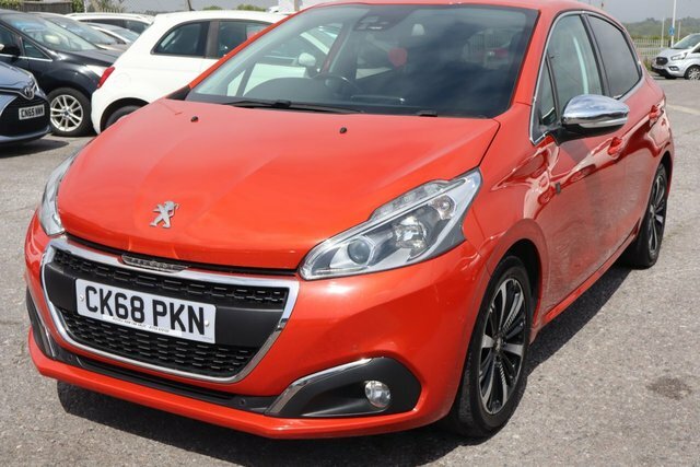 Peugeot 208 1.2 Puretech Tech Edition Hatchback Man CK68PKN Orange #3