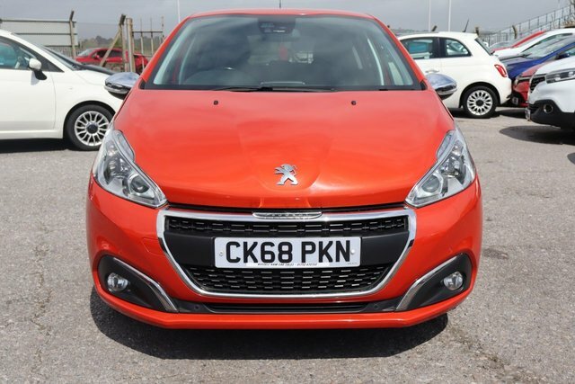 Peugeot 208 1.2 Puretech Tech Edition Hatchback Man CK68PKN Orange #2
