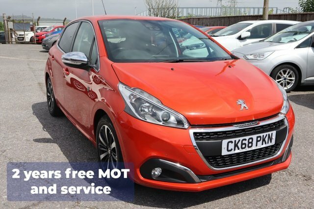 Peugeot 208 1.2 Puretech Tech Edition Hatchback Man Orange