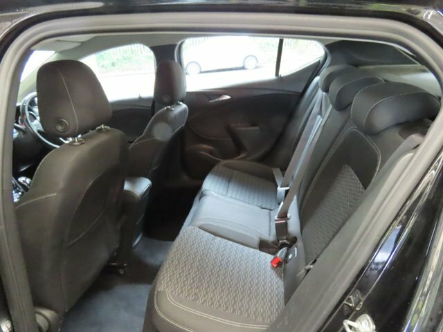 Vauxhall Astra 1.6I Turbo Sri Nav Hatchback Eur DU68UHW Black #6