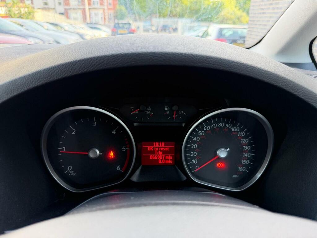 Ford Galaxy Ghia 1.8 Silver #35
