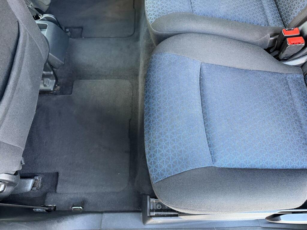 Ford Galaxy Ghia 1.8 Silver #32