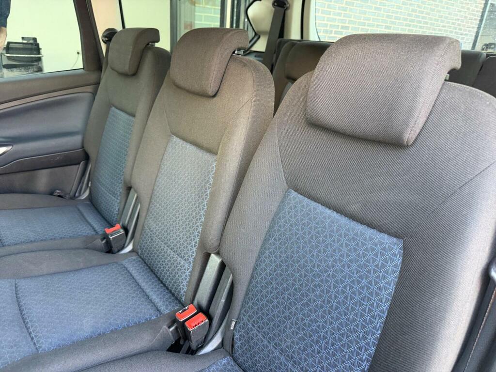 Ford Galaxy Ghia 1.8 Silver #31