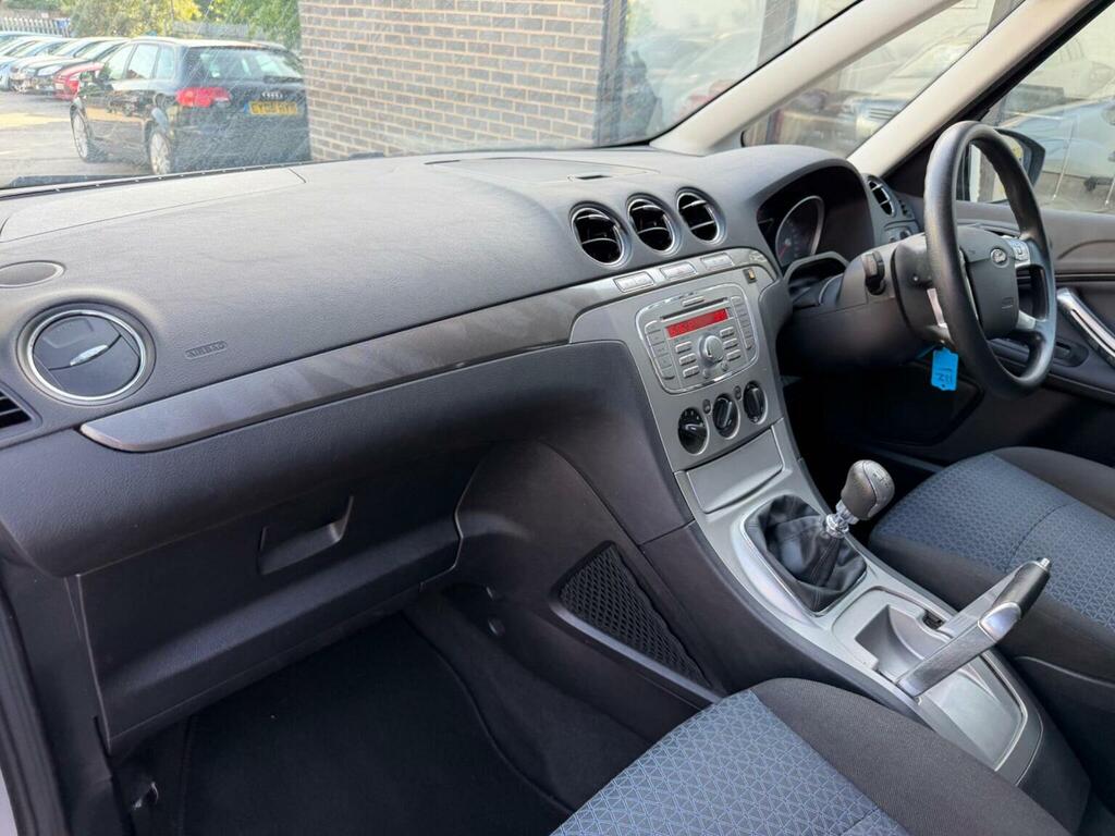 Ford Galaxy Ghia 1.8 Silver #16
