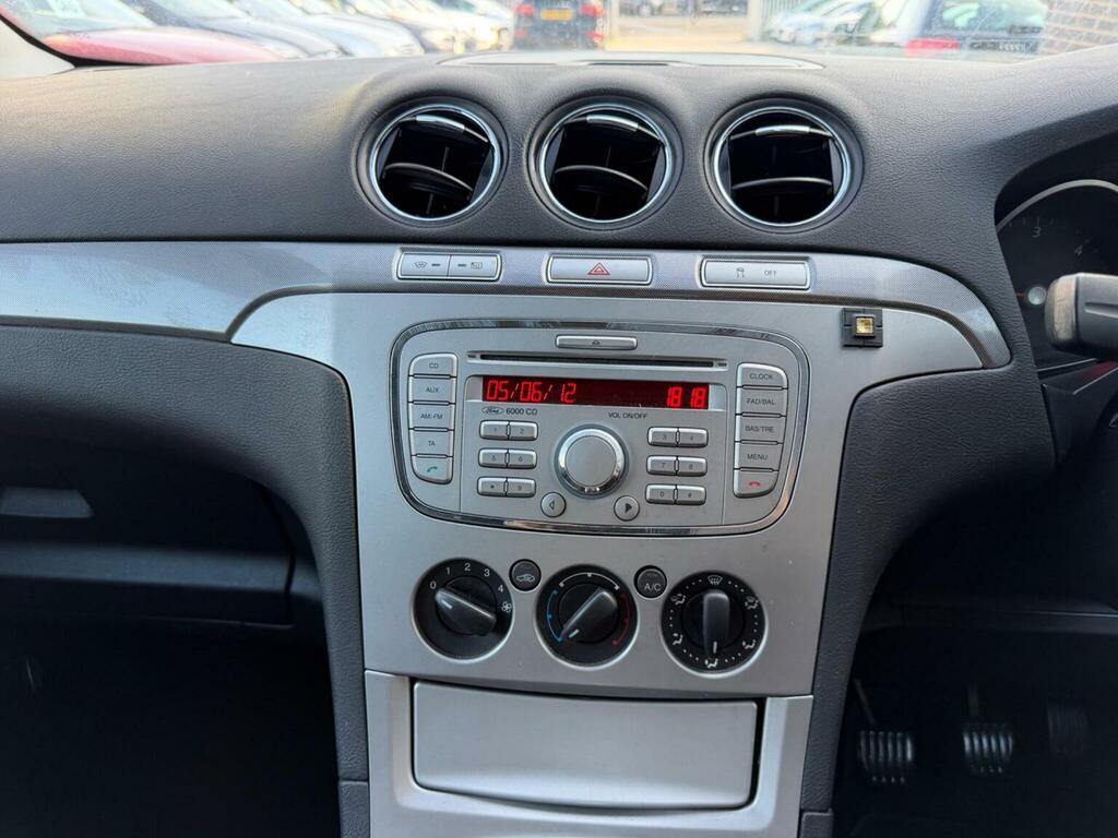 Ford Galaxy Ghia 1.8 Silver #37