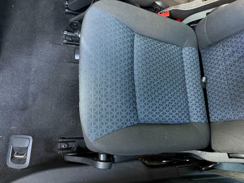 Ford Galaxy Ghia 1.8 Silver #29