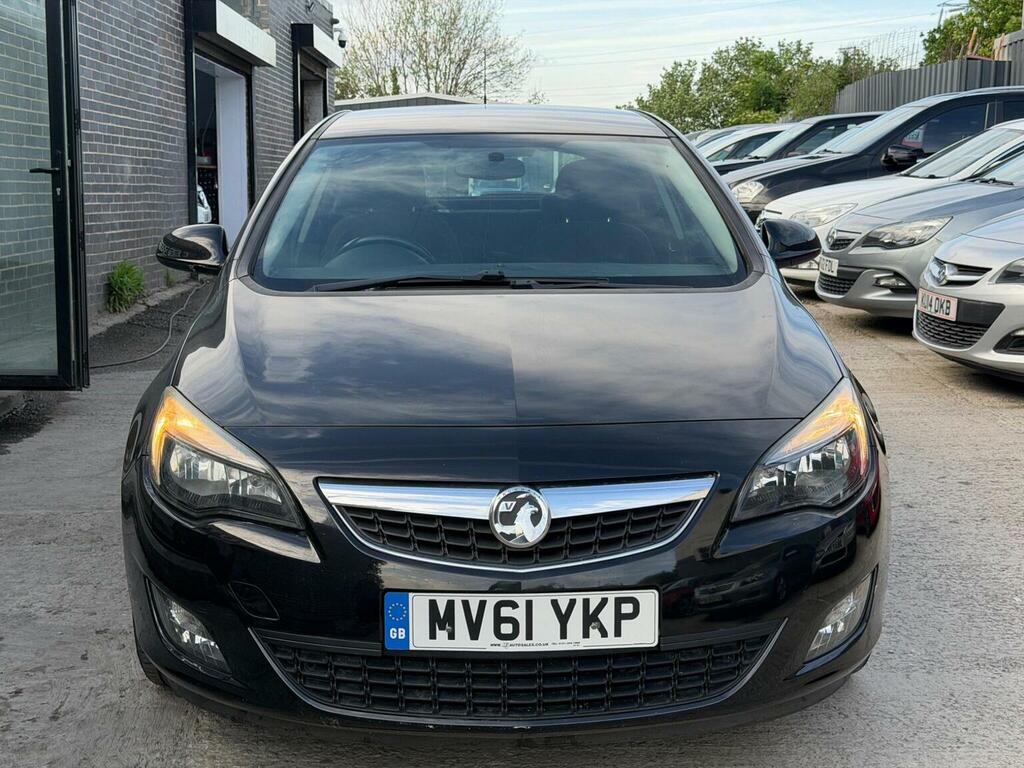 Vauxhall Astra 1.6 16V Sri Euro 5 MV61YKP Black #2
