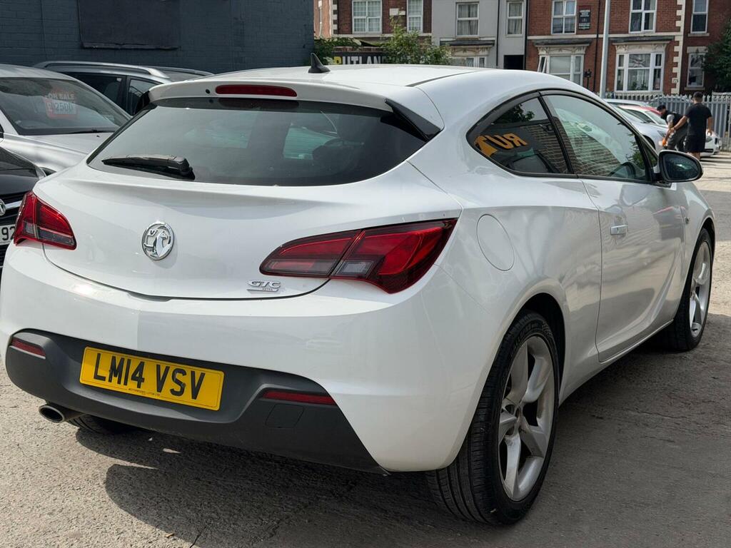 Vauxhall Astra GTC 2.0 Cdti Sport Euro 5 Ss White #4